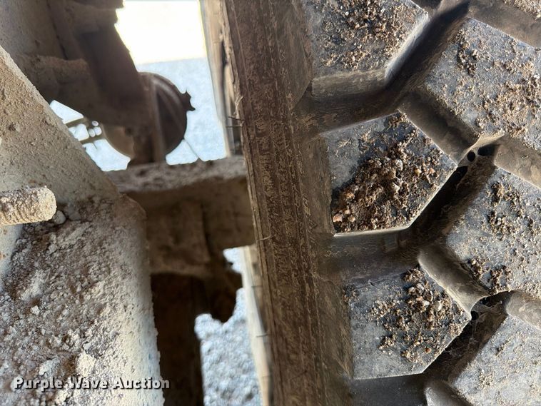 image for item FU4594 2004 International 7400 dump truck