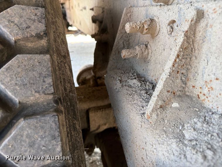 image for item FU4594 2004 International 7400 dump truck