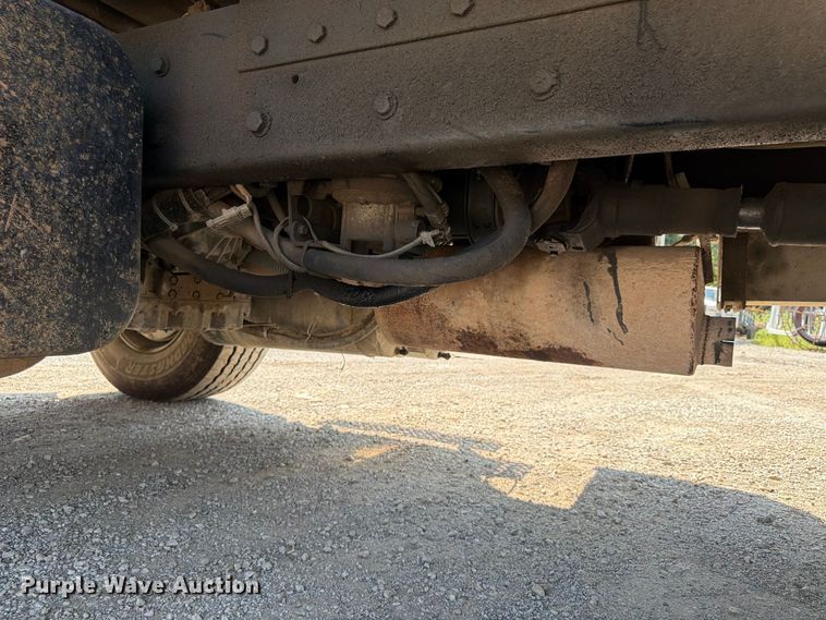 image for item FU4594 2004 International 7400 dump truck
