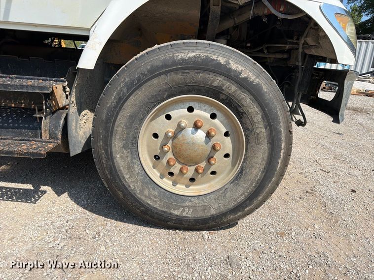 image for item FU4594 2004 International 7400 dump truck