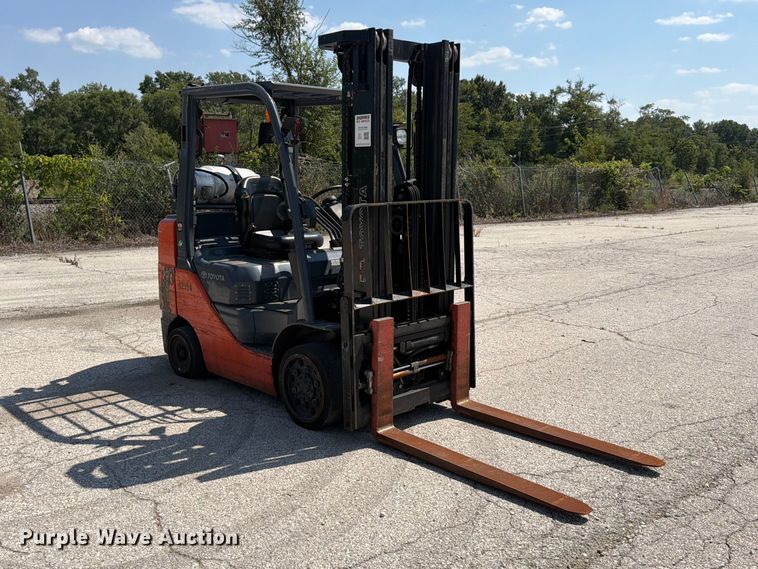image for item FU4614 Toyota 8FGCU30 forklift
