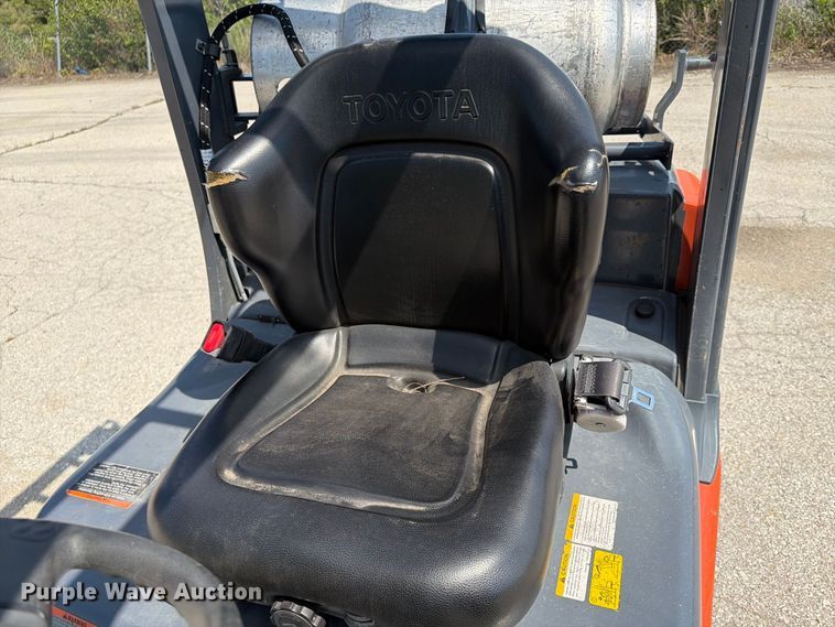image for item FU4614 Toyota 8FGCU30 forklift