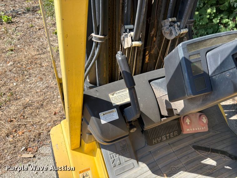 image for item FU4617 Hyster S60XM forklift