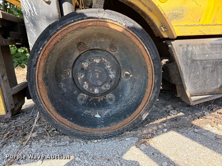 image for item FU4617 Hyster S60XM forklift