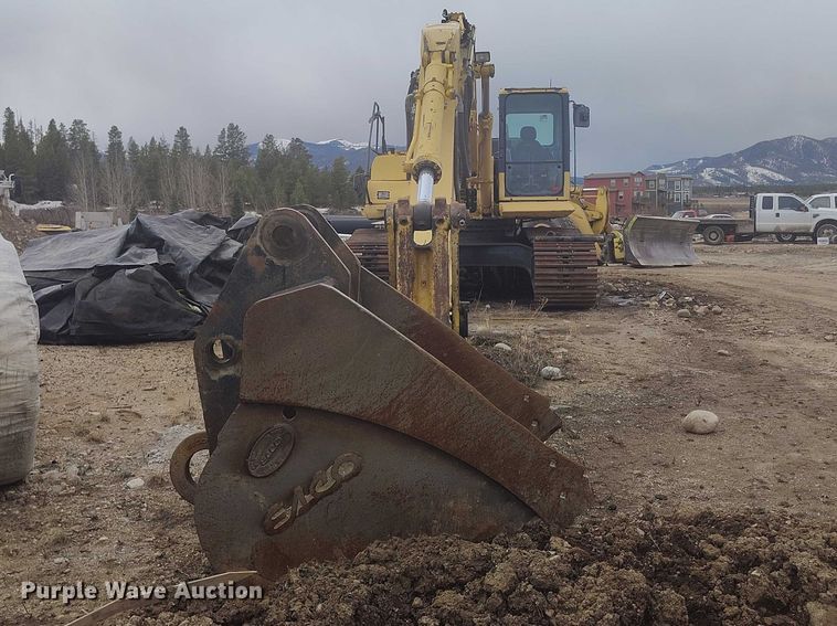 image for item IH9482 2006 Komatsu PC300LC-7E0 excavator