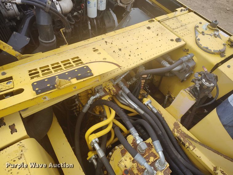 image for item IH9482 2006 Komatsu PC300LC-7E0 excavator