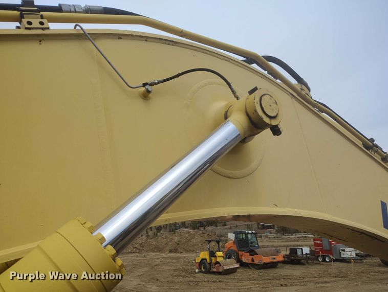 image for item IH9482 2006 Komatsu PC300LC-7E0 excavator
