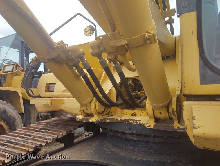 image for item IH9482 2006 Komatsu PC300LC-7E0 excavator