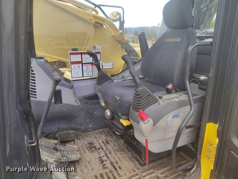 image for item IH9482 2006 Komatsu PC300LC-7E0 excavator