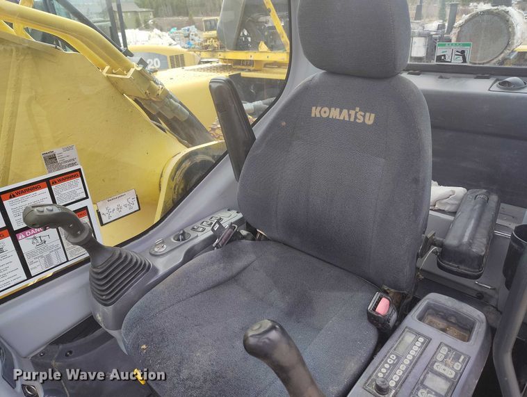 image for item IH9482 2006 Komatsu PC300LC-7E0 excavator