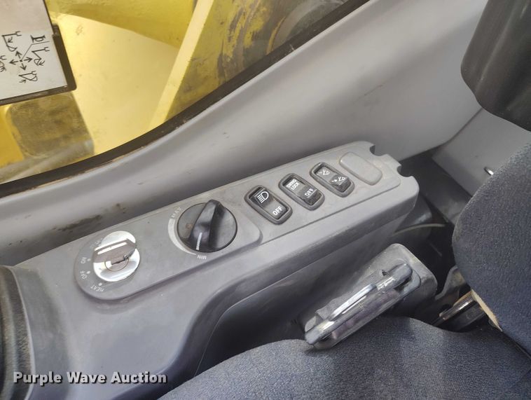 image for item IH9482 2006 Komatsu PC300LC-7E0 excavator