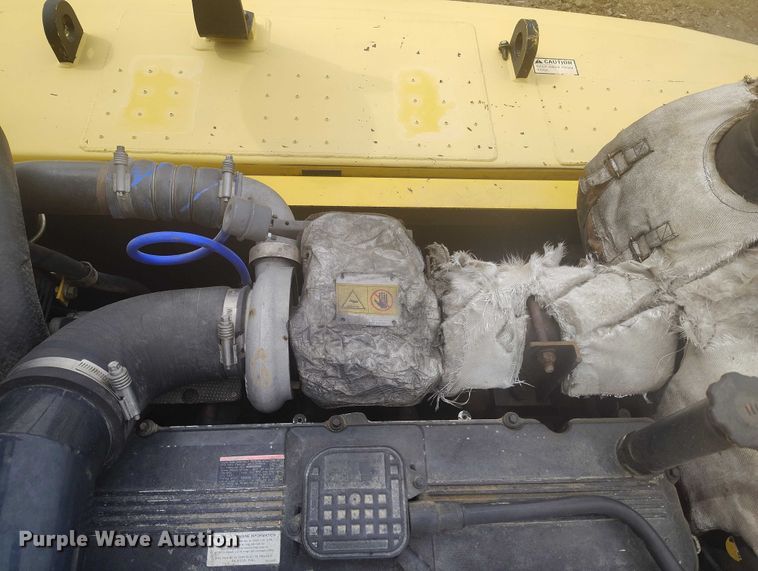 image for item IH9482 2006 Komatsu PC300LC-7E0 excavator