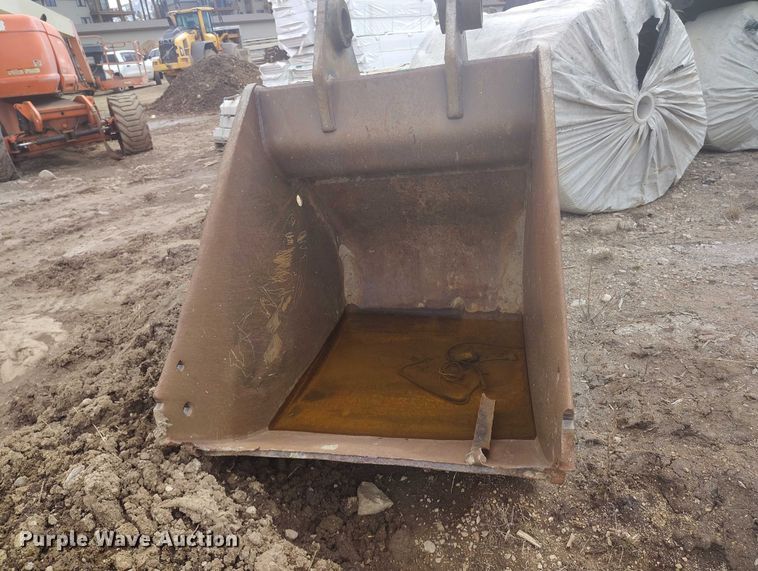 image for item IH9482 2006 Komatsu PC300LC-7E0 excavator