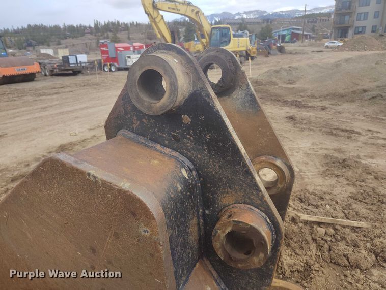 image for item IH9482 2006 Komatsu PC300LC-7E0 excavator