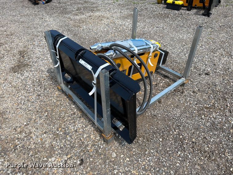 image for item MQ9077 2026 STRV SV-BR680 skid steer breaker hammer