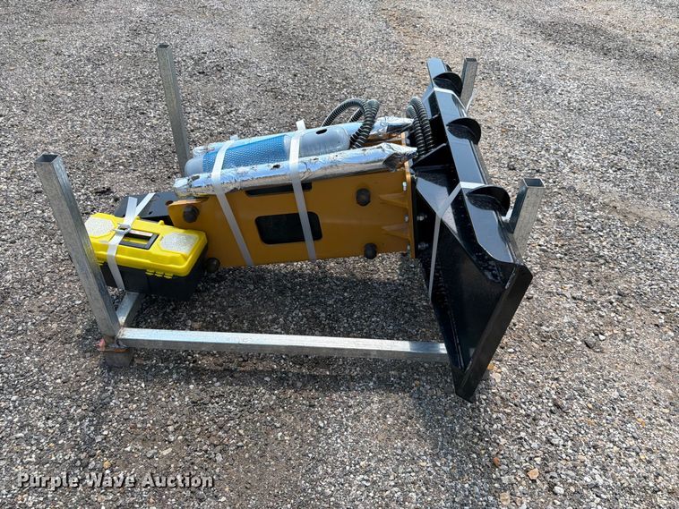 image for item MQ9077 2026 STRV SV-BR680 skid steer breaker hammer