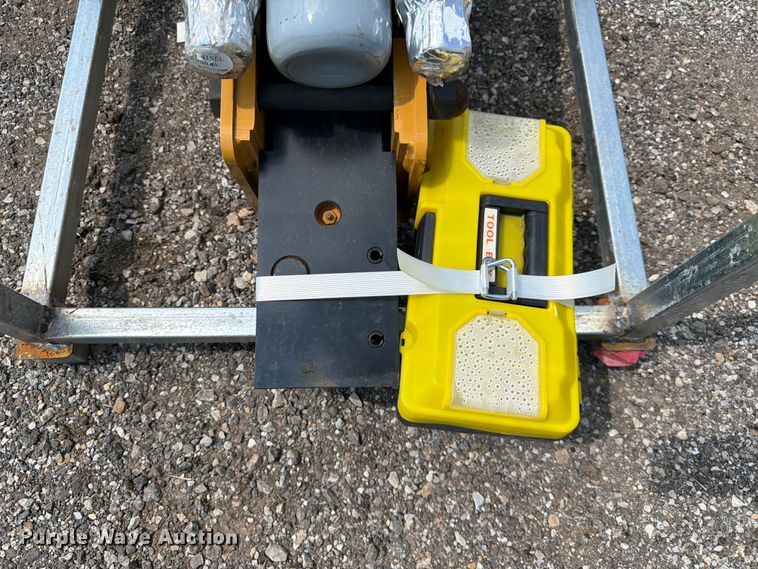 image for item MQ9077 2026 STRV SV-BR680 skid steer breaker hammer