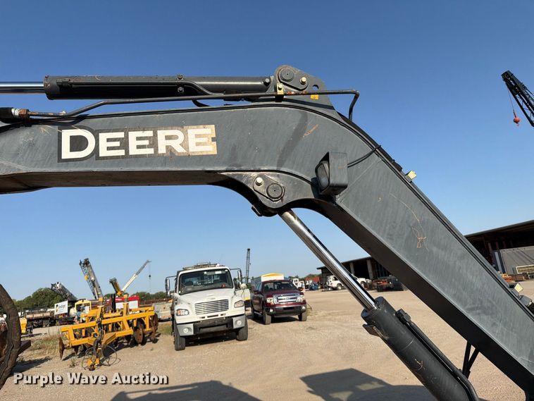 image for item MZ9893 2013 John Deere 60G mini excavator