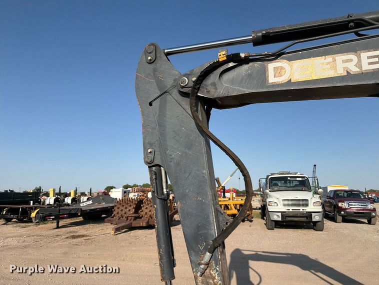 image for item MZ9893 2013 John Deere 60G mini excavator