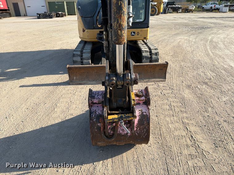 image for item MZ9893 2013 John Deere 60G mini excavator