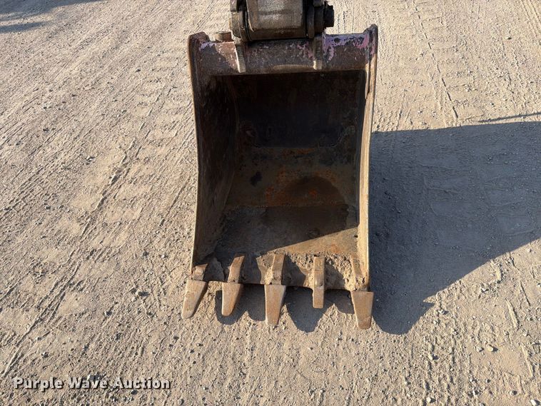 image for item MZ9893 2013 John Deere 60G mini excavator