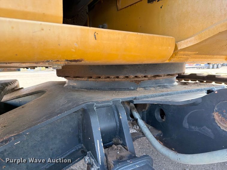 image for item MZ9893 2013 John Deere 60G mini excavator