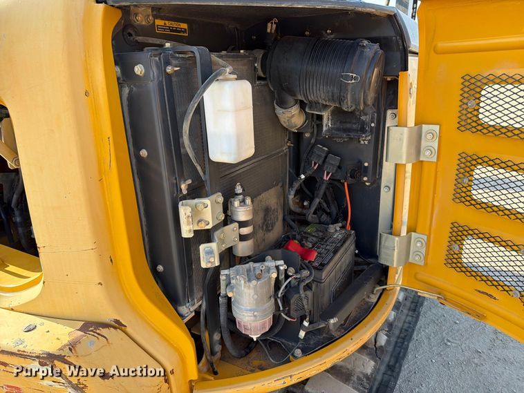 image for item MZ9893 2013 John Deere 60G mini excavator
