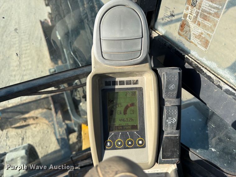 image for item MZ9893 2013 John Deere 60G mini excavator