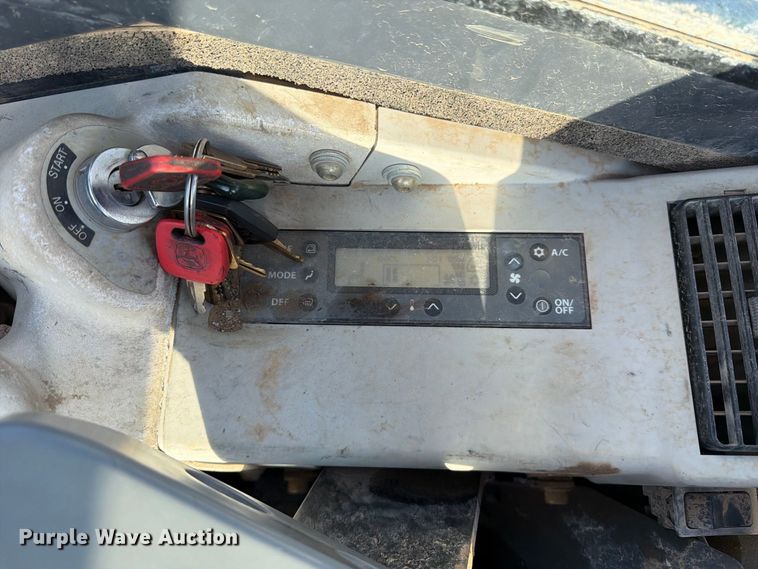 image for item MZ9893 2013 John Deere 60G mini excavator