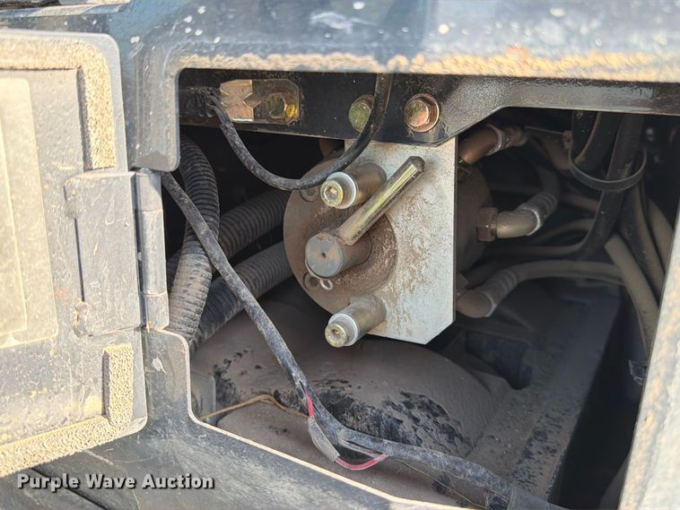 image for item MZ9893 2013 John Deere 60G mini excavator