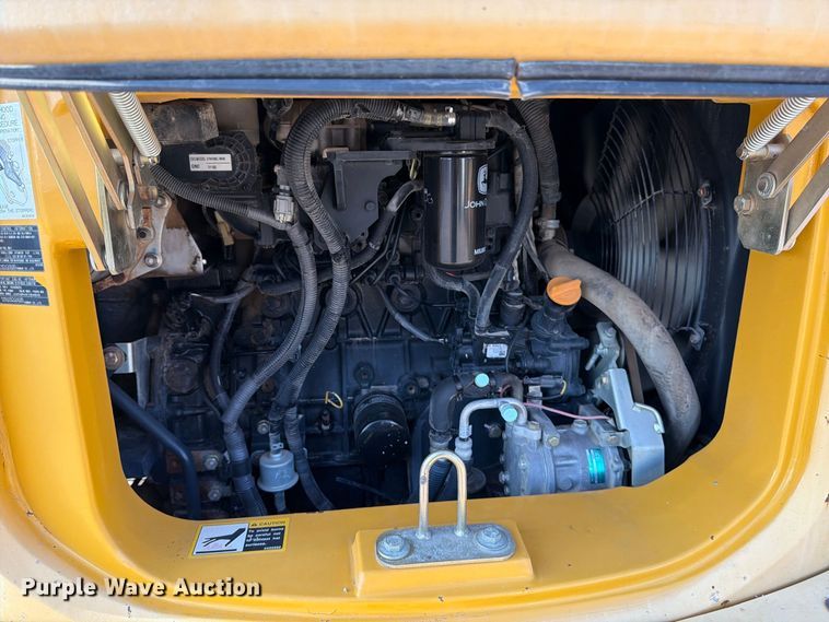 image for item MZ9893 2013 John Deere 60G mini excavator