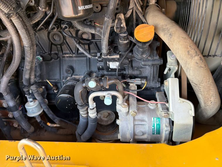 image for item MZ9893 2013 John Deere 60G mini excavator