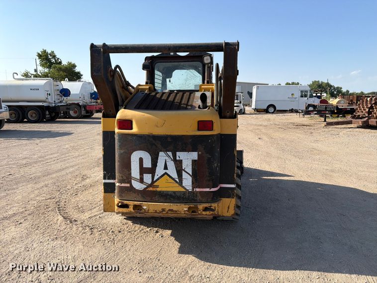 image for item MZ9895 2004 Caterpillar 262 skid steer loader