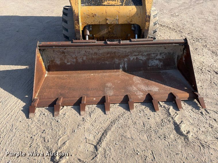 image for item MZ9895 2004 Caterpillar 262 skid steer loader