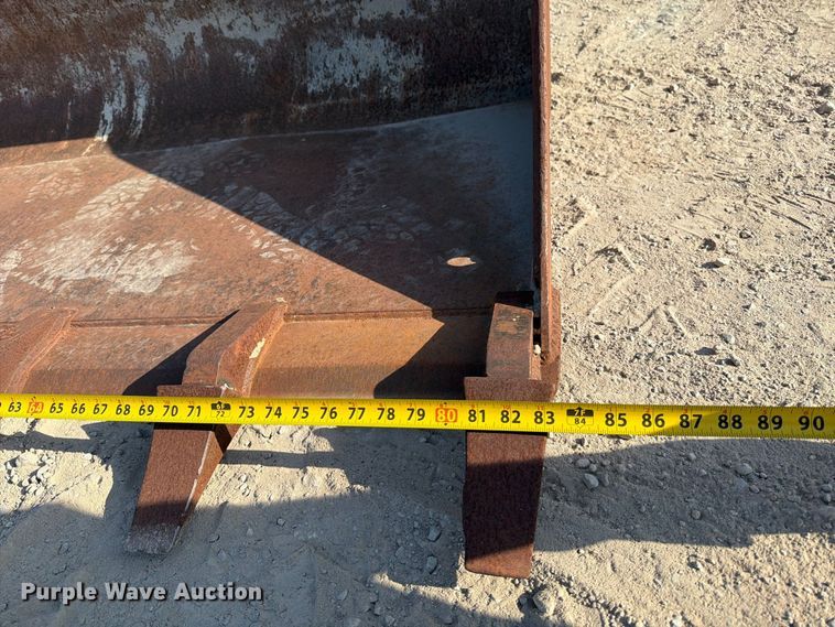 image for item MZ9895 2004 Caterpillar 262 skid steer loader