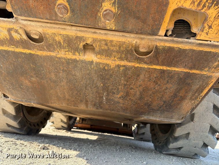 image for item MZ9895 2004 Caterpillar 262 skid steer loader
