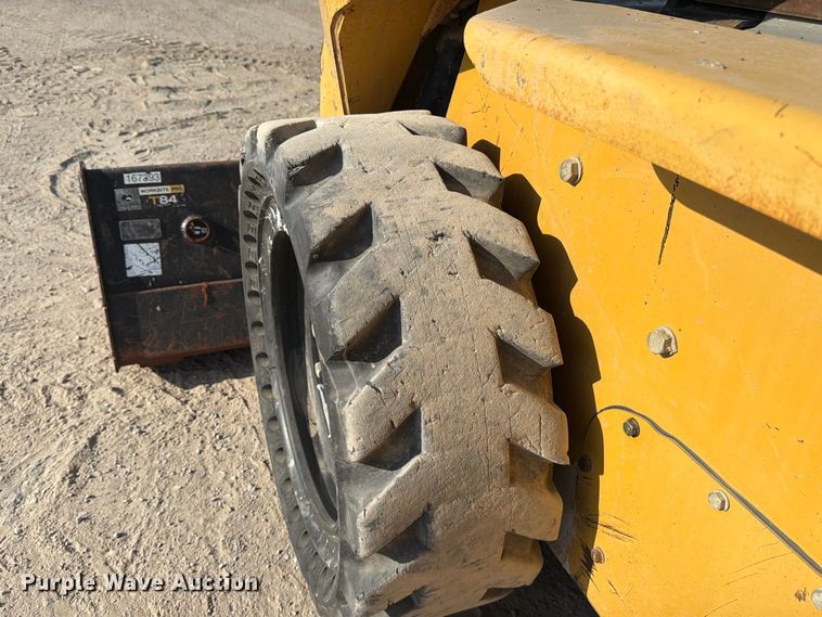 image for item MZ9895 2004 Caterpillar 262 skid steer loader