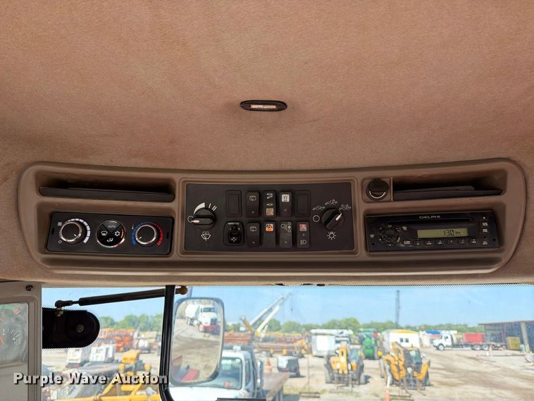 image for item MZ9897 2014 Case IH Steiger 600 Quadtrac 4WD tractor