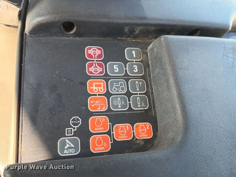 image for item MZ9897 2014 Case IH Steiger 600 Quadtrac 4WD tractor