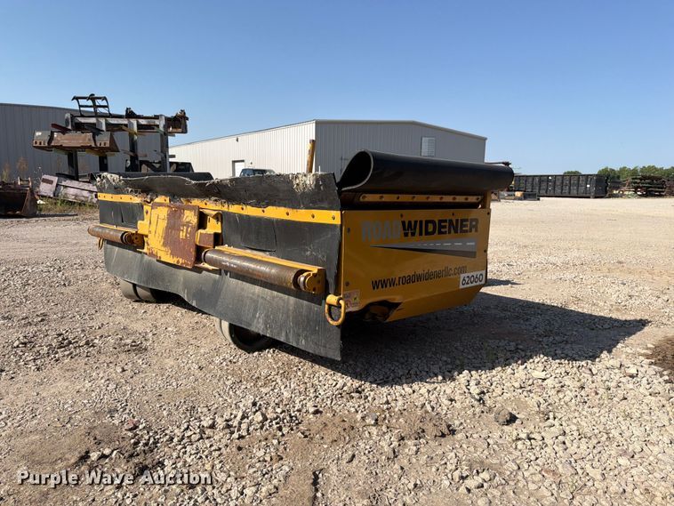 image for item MZ9898 Road Widener FHR skid steer road widener