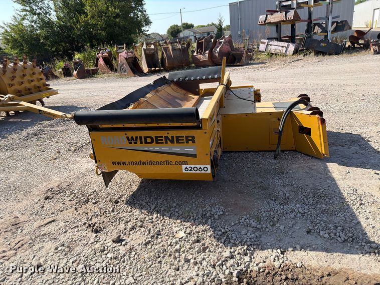 image for item MZ9898 Road Widener FHR skid steer road widener