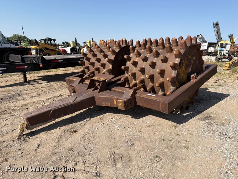 Pull type roller compactor