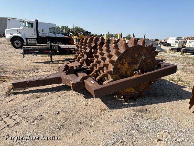 image for item MZ9899 Pull type roller compactor