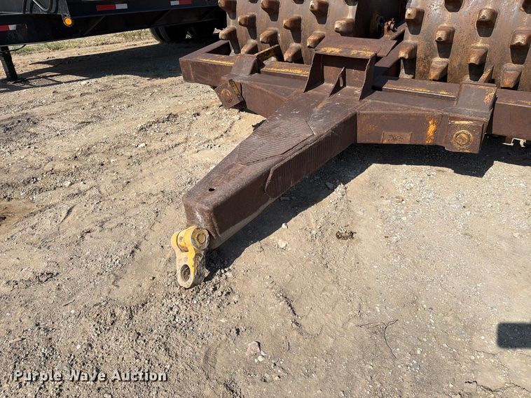 image for item MZ9899 Pull type roller compactor