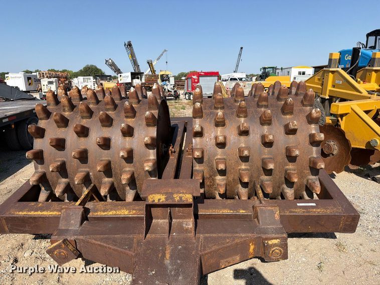 image for item MZ9899 Pull type roller compactor