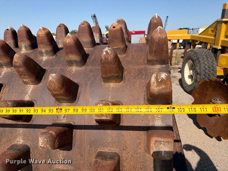 image for item MZ9899 Pull type roller compactor