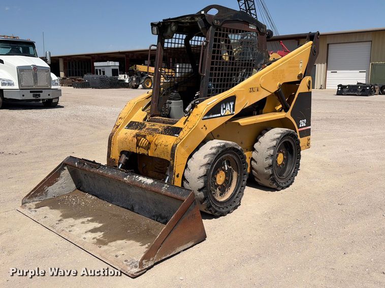 2002 Caterpillar 262 skid steer loader