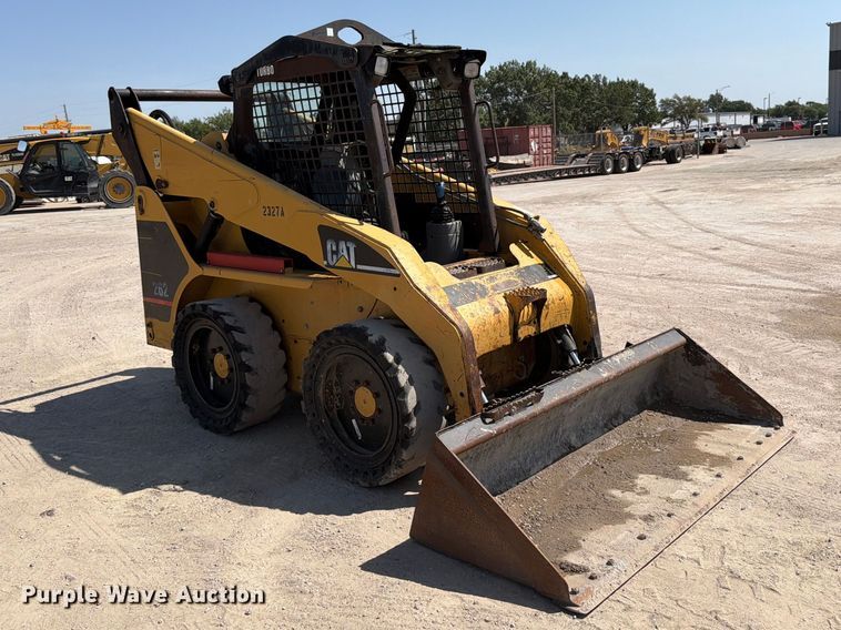 image for item MZ9905 2002 Caterpillar 262 skid steer loader