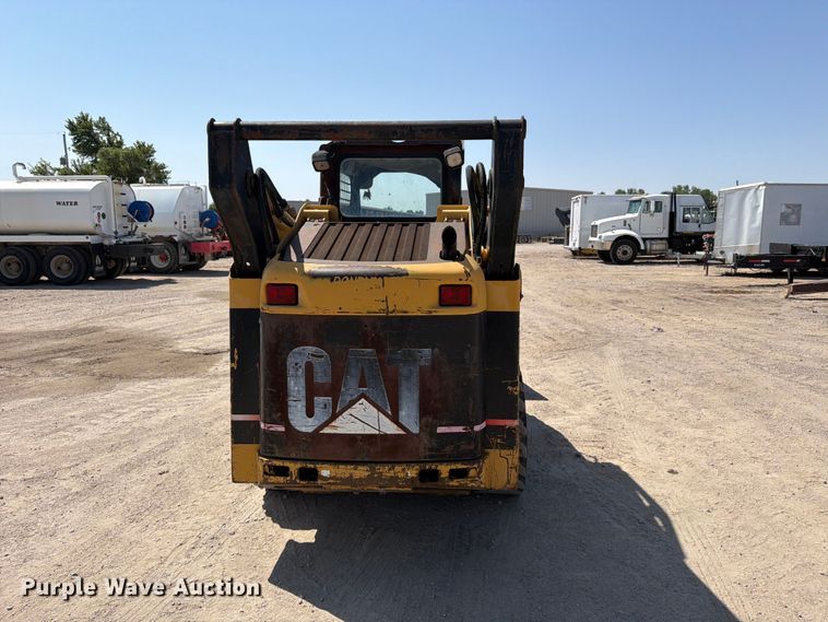 image for item MZ9905 2002 Caterpillar 262 skid steer loader
