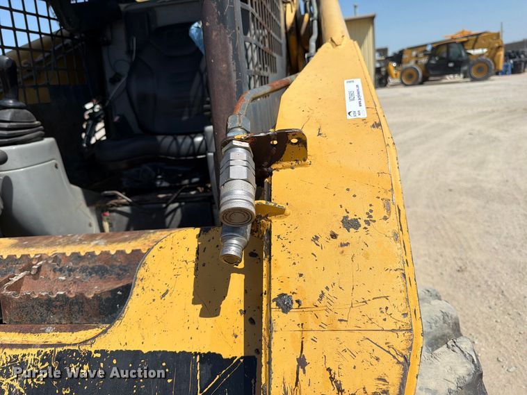 image for item MZ9905 2002 Caterpillar 262 skid steer loader